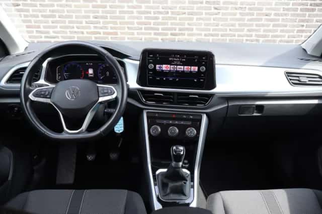 Volkswagen T-Roc (2022) thumbnail 5