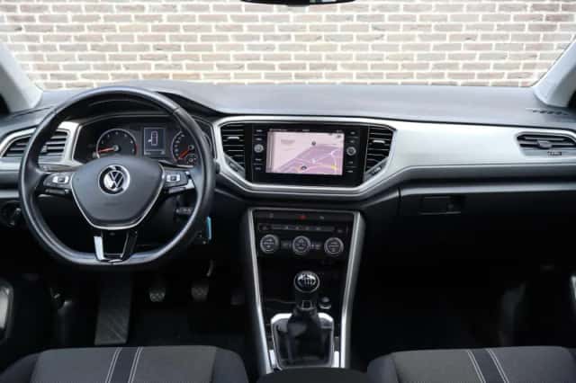 Volkswagen T-Roc (2021) thumbnail 5