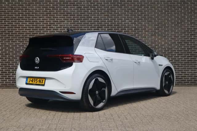 Volkswagen ID.3 (2020) thumbnail 2
