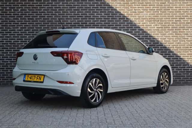 Volkswagen Polo (2023) thumbnail 2