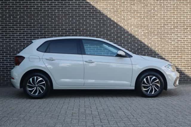Volkswagen Polo (2023) thumbnail 3