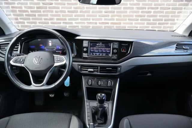 Volkswagen Polo (2023) thumbnail 5