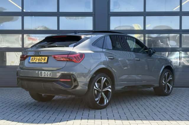 Audi Q3 (2023) thumbnail 2