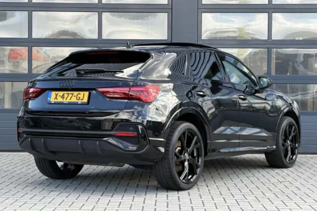 Audi Q3 (2023) thumbnail 2