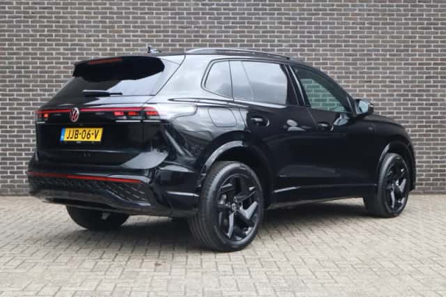 Volkswagen Tiguan (2025) thumbnail 2