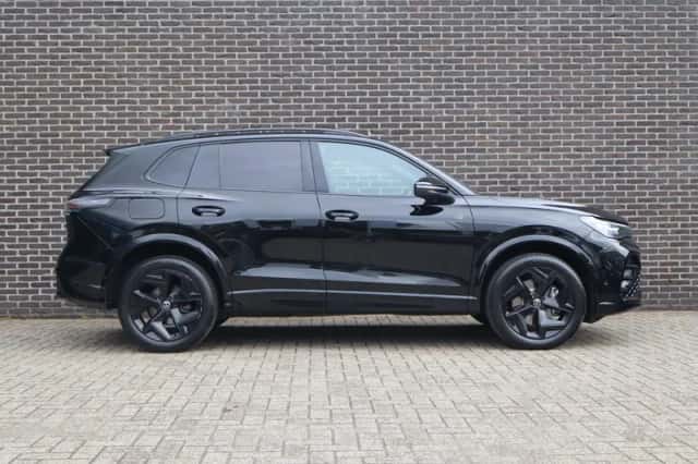 Volkswagen Tiguan (2025) thumbnail 3