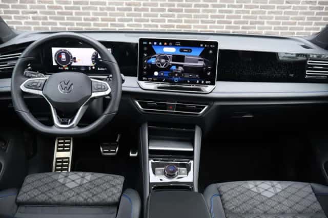 Volkswagen Tiguan (2025) thumbnail 5