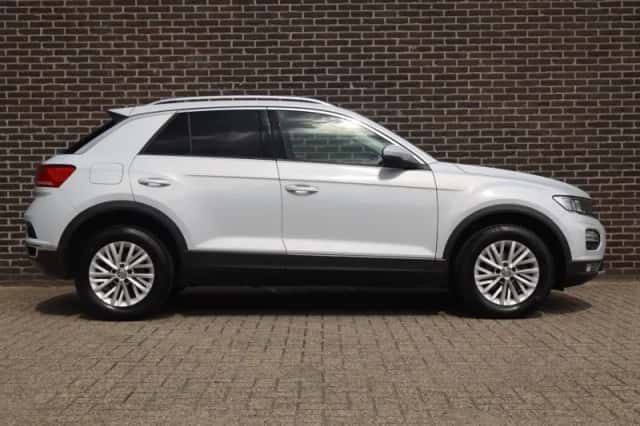 Volkswagen T-Roc (2020) thumbnail 3