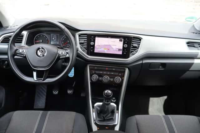 Volkswagen T-Roc (2020) thumbnail 5