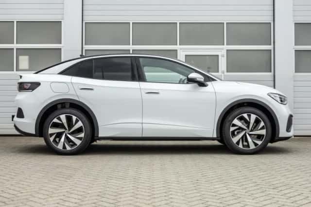 Volkswagen ID.5 (2024) thumbnail 3