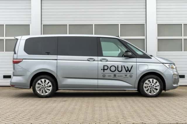 Volkswagen Multivan (2024) thumbnail 3