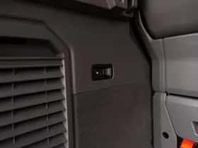 Volkswagen Multivan (2024) thumbnail 21