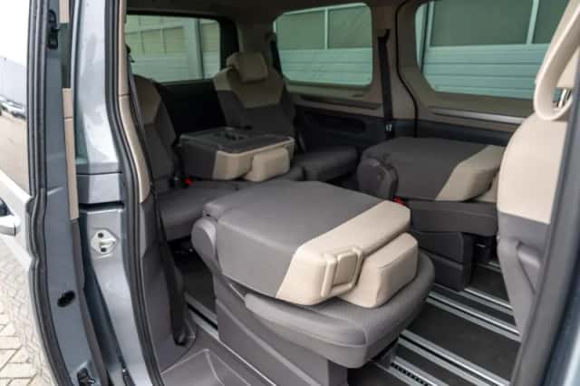 Volkswagen Multivan (2024) thumbnail 36
