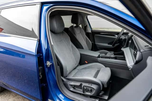Volkswagen Passat (2025) thumbnail 14