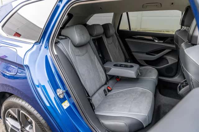 Volkswagen Passat (2025) thumbnail 17