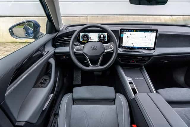 Volkswagen Passat (2025) thumbnail 24