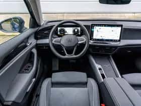 Volkswagen Passat (2025) thumbnail 24