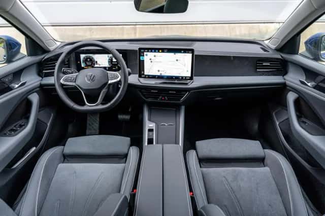 Volkswagen Passat (2025) thumbnail 5