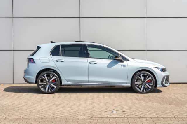 Volkswagen Golf (2025) thumbnail 3