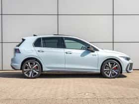 Volkswagen Golf (2025) thumbnail 3