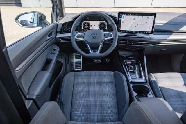 Volkswagen Golf (2025) thumbnail 23