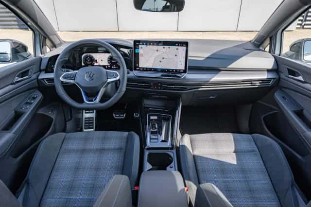 Volkswagen Golf (2025) thumbnail 5
