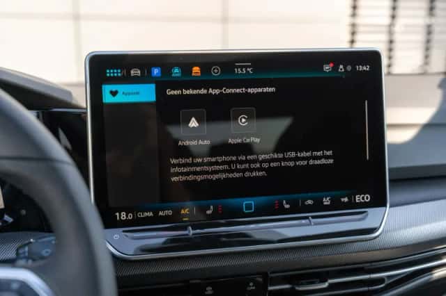 Volkswagen Golf (2025) thumbnail 41