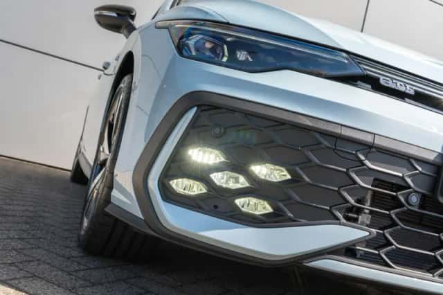 Volkswagen Golf (2025) thumbnail 8