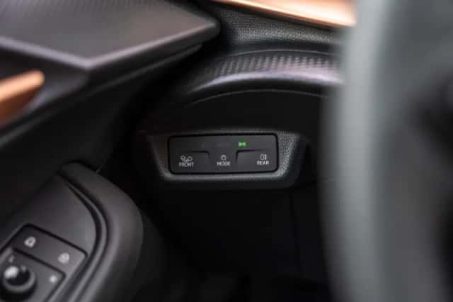 CUPRA Tavascan (2025) thumbnail 32