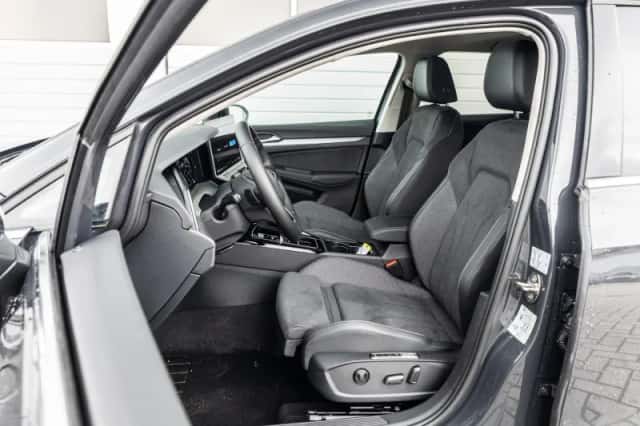 Volkswagen Golf (2026) thumbnail 4