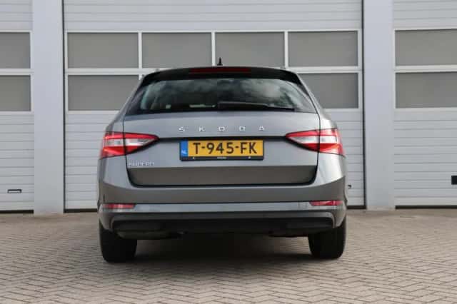 Škoda Superb (2023) thumbnail 12