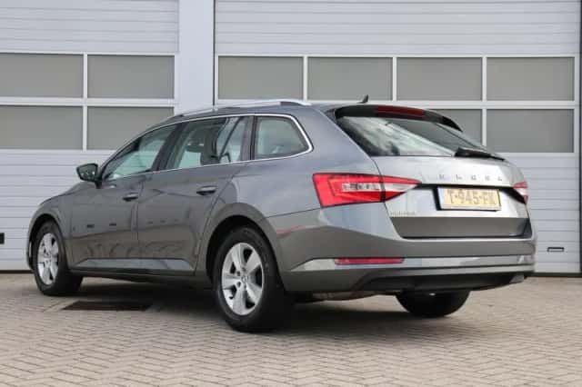 Škoda Superb (2023) thumbnail 13