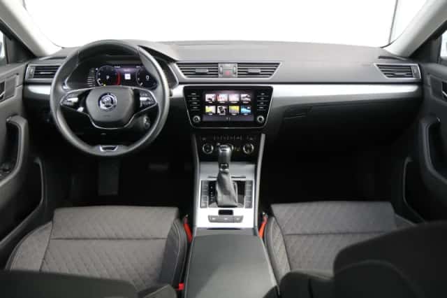Škoda Superb (2023) thumbnail 6