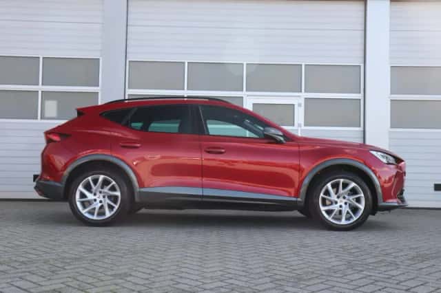 CUPRA Formentor (2023) thumbnail 4