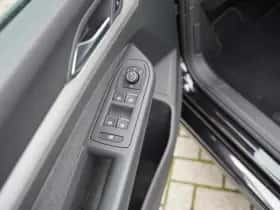 Volkswagen Golf (2023) thumbnail 28