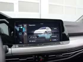 Volkswagen Golf (2023) thumbnail 33