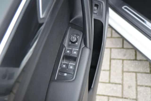 Volkswagen Tiguan (2021) thumbnail 27