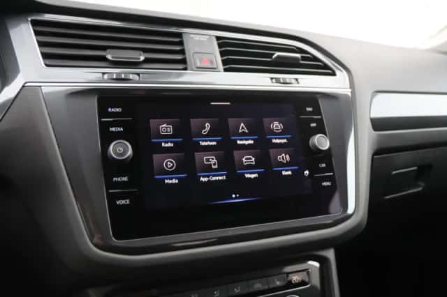 Volkswagen Tiguan (2021) thumbnail 32