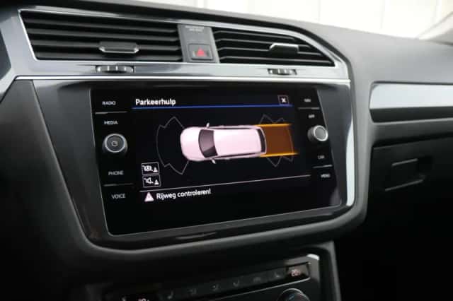 Volkswagen Tiguan (2021) thumbnail 33