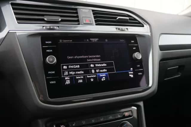 Volkswagen Tiguan (2021) thumbnail 35