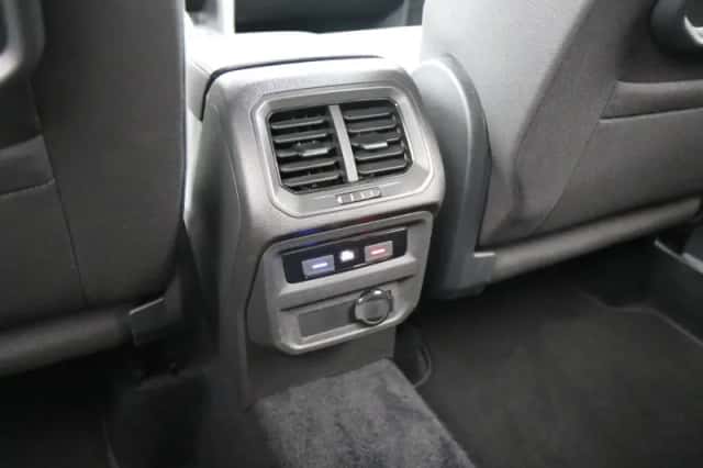 Volkswagen Tiguan (2021) thumbnail 37