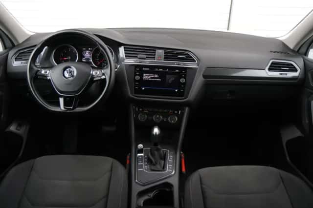 Volkswagen Tiguan (2021) thumbnail 5