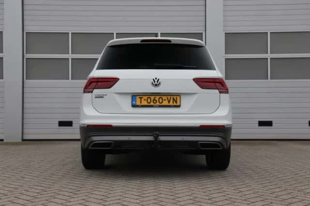Volkswagen Tiguan (2021) thumbnail 10