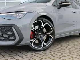 Volkswagen Golf (2025) thumbnail 33