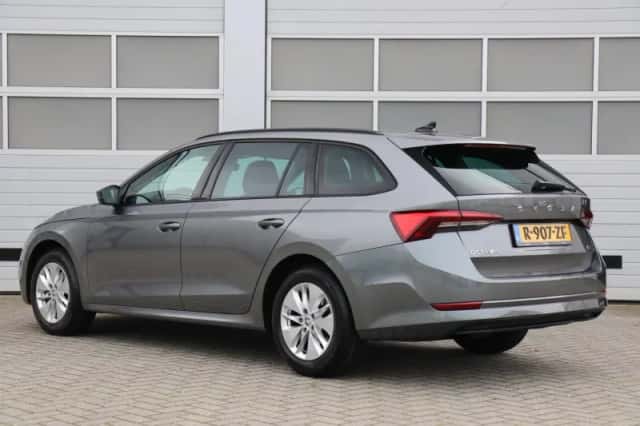 Škoda Octavia (2023) thumbnail 13
