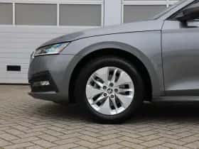 Škoda Octavia (2023) thumbnail 15