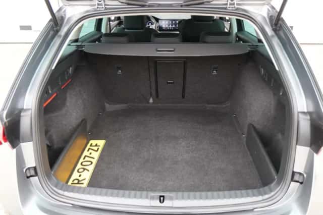Škoda Octavia (2023) thumbnail 18