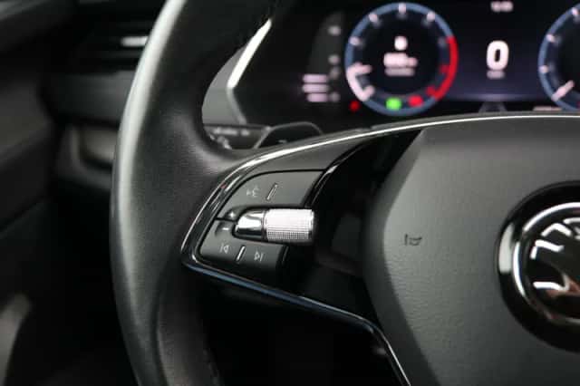 Škoda Octavia (2023) thumbnail 23