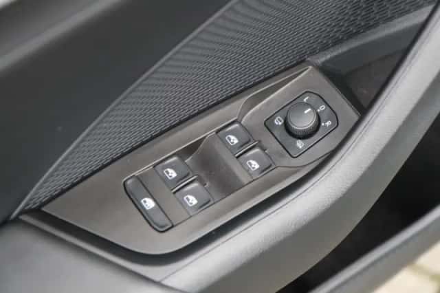 Škoda Octavia (2023) thumbnail 32