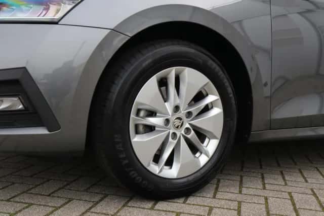 Škoda Octavia (2023) thumbnail 40